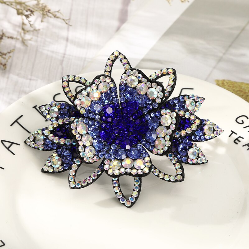 AWAYTR Crystal Flower Barrettes Hair Clips for Women Vintage Rhinestone Hairpins Headwear Girls Hair Accessories Jewelry Clips