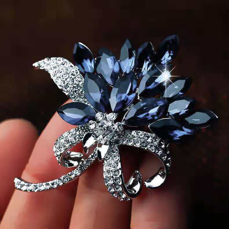 New 2021 Factory Direct Korean-Style Elegant Crystal All-match Brooch Gift Fashion Alloy Accessory Women&#39;s Corsage