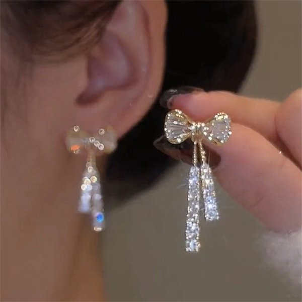 New Korea Sweet Cute Flower Crystal Temperament Geometric Shiny Zircon Earrings Statement Earrings for Women Girl Pendientes