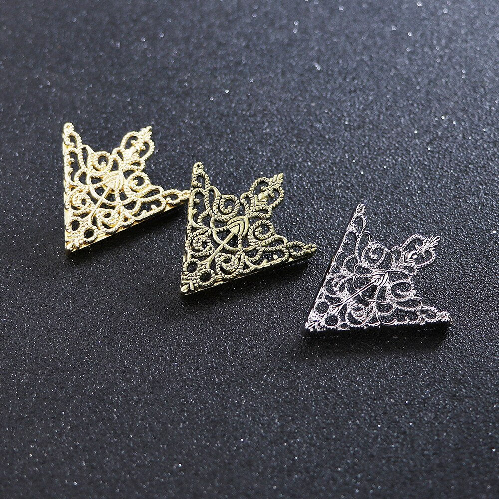 i-Remiel Vintage Fashion Triangle Shirt Collar Pin for Men and Women Hollowed Out Crown Brooch Corner Emblem Jewelry Accessories