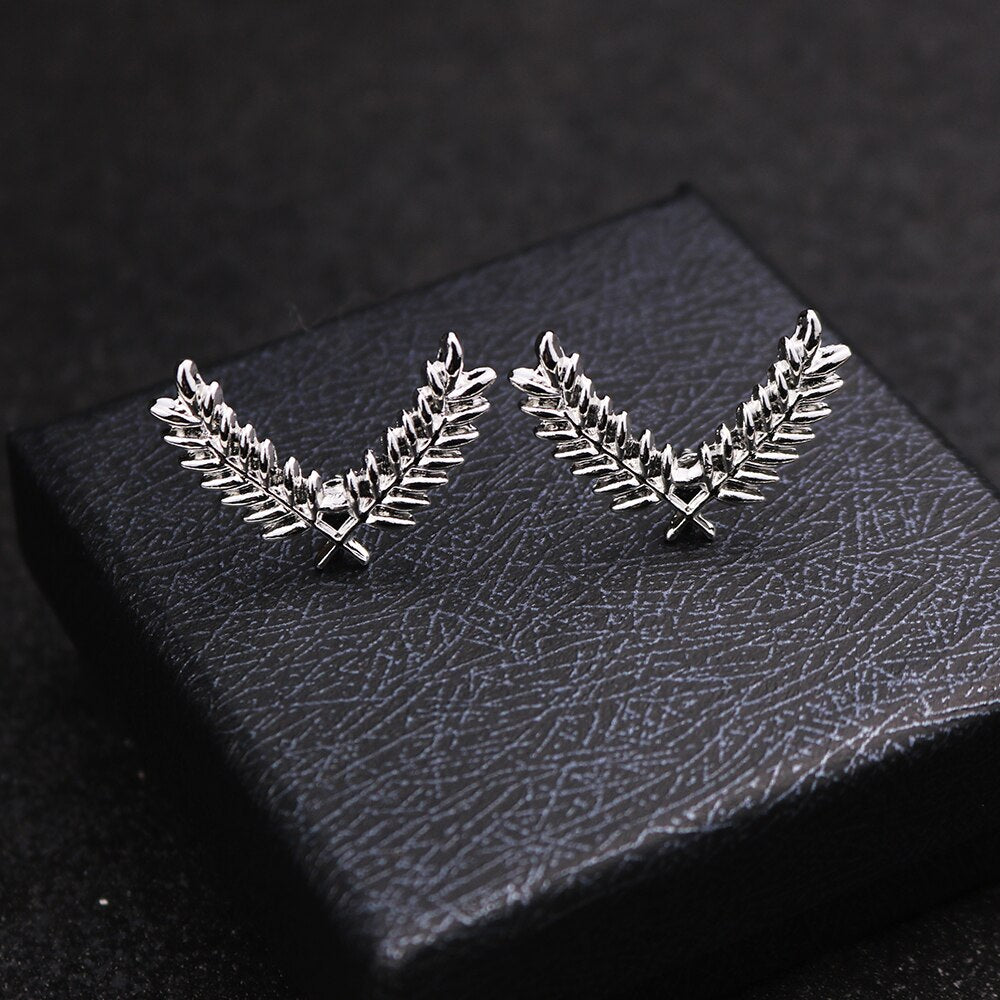 i-Remiel Vintage Fashion Triangle Shirt Collar Pin for Men and Women Hollowed Out Crown Brooch Corner Emblem Jewelry Accessories