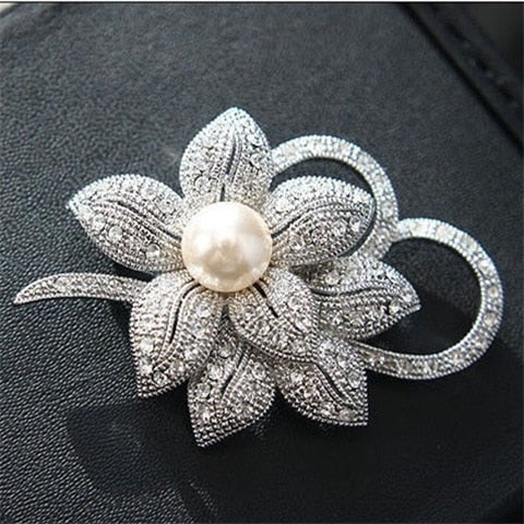 New 2021 Factory Direct Korean-Style Elegant Crystal All-match Brooch Gift Fashion Alloy Accessory Women&#39;s Corsage