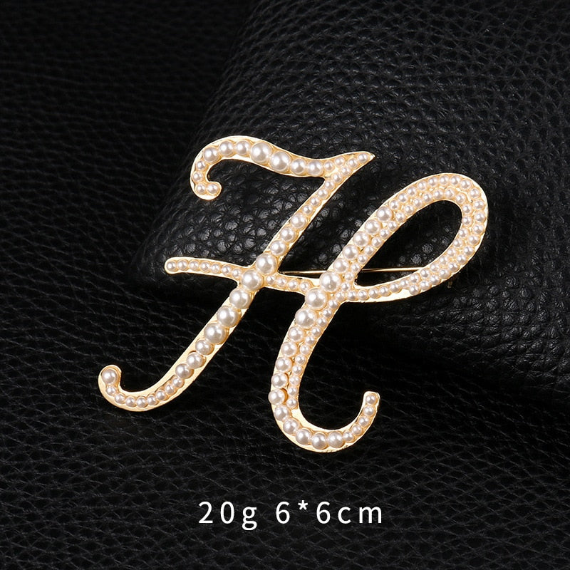 Fashion English Letters A K D Pearl Brooches  Lapel Pins Female Corsage Luxury Jewelry Gifts for Women Accessories