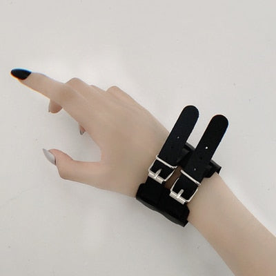 Finger belt gloves