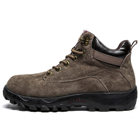 Outdoor climbing hiking shoes. Manhood Traditional design best material and fashion.