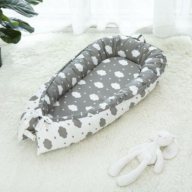 Prevent Fall Baby Bed with Animal Pattern: Ensuring Safety and Comfort. Organic Cotton Baby Bed: Breathable and Removable for Newborns Aged 0-2 Years. Practical to use everywhere.