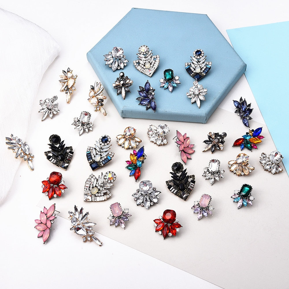 Trendy Women's Earrings Jewelry: Fashionable New Elegant Crystal Rhinestone Flower Opal Stone Stud Earrings.