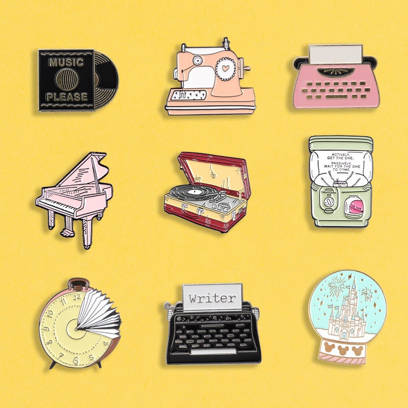 Machines Enamel Pins Typewriter Phonograph Alarm Clock Piano Sewing Machine Badges Brooches Backpack Lapel Pin Classic Jewelry