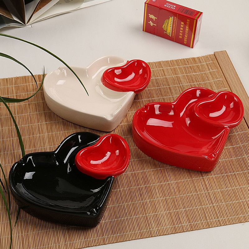 Personality Double Heart Shaped Ceramic Ashtray Multi-function Practical Lovely Cigarette Accessories Home Theme Decoration Craf