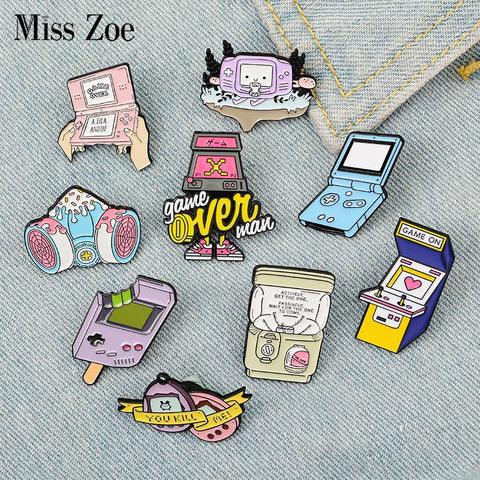 Game Enamel Pin Custom Pink Purple Nostalgic Gashapon Brooches Bag Clothes Lapel Pin Handheld Game Console Badge Jewelry Gift